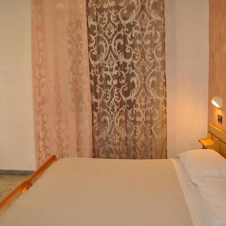 Hotel Rigobello Riccione Luaran gambar