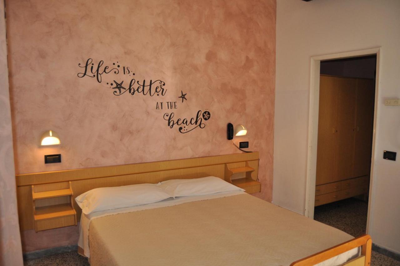 Hotel Rigobello Riccione Luaran gambar