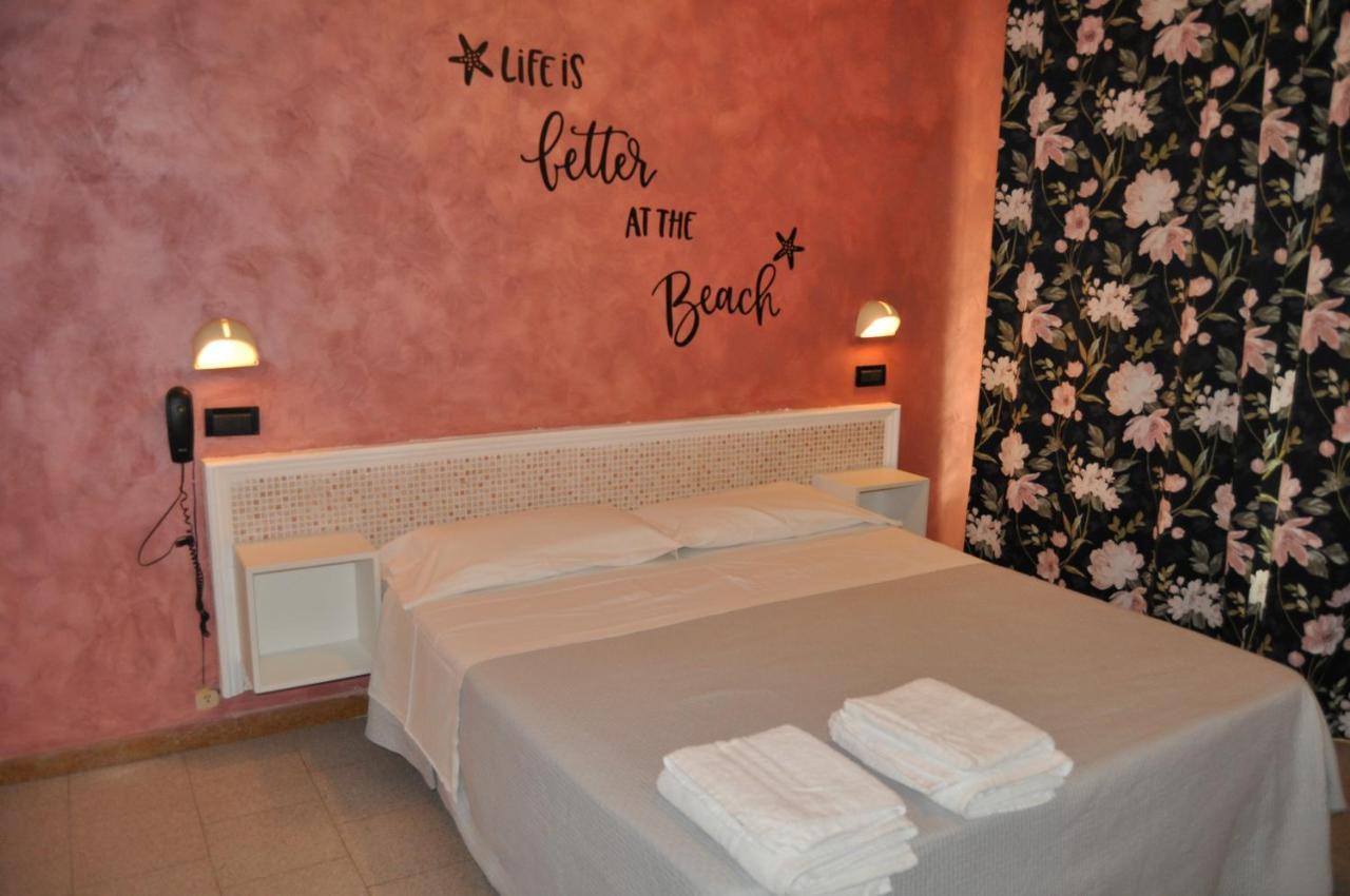 Hotel Rigobello Riccione Luaran gambar